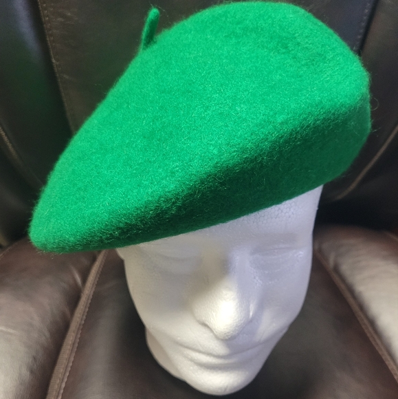 💯% Wool Beret - Picture 8 of 8